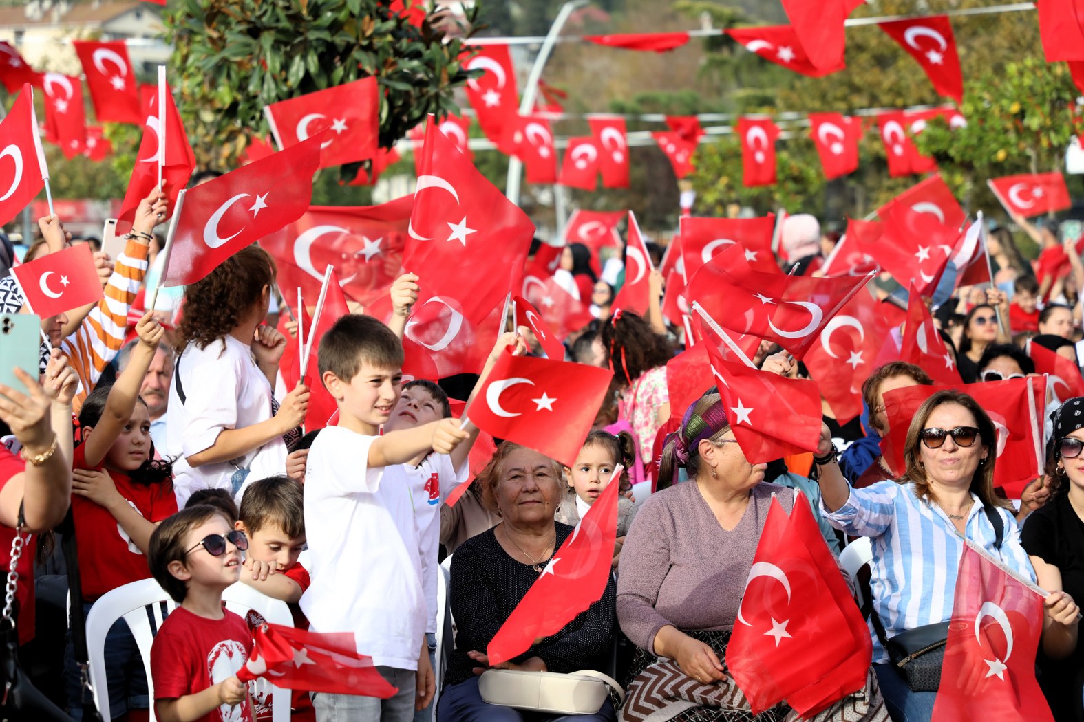 Beykoz’da Cumhuriyet’in 100. Yıl Coşkusu Sahile Taştı