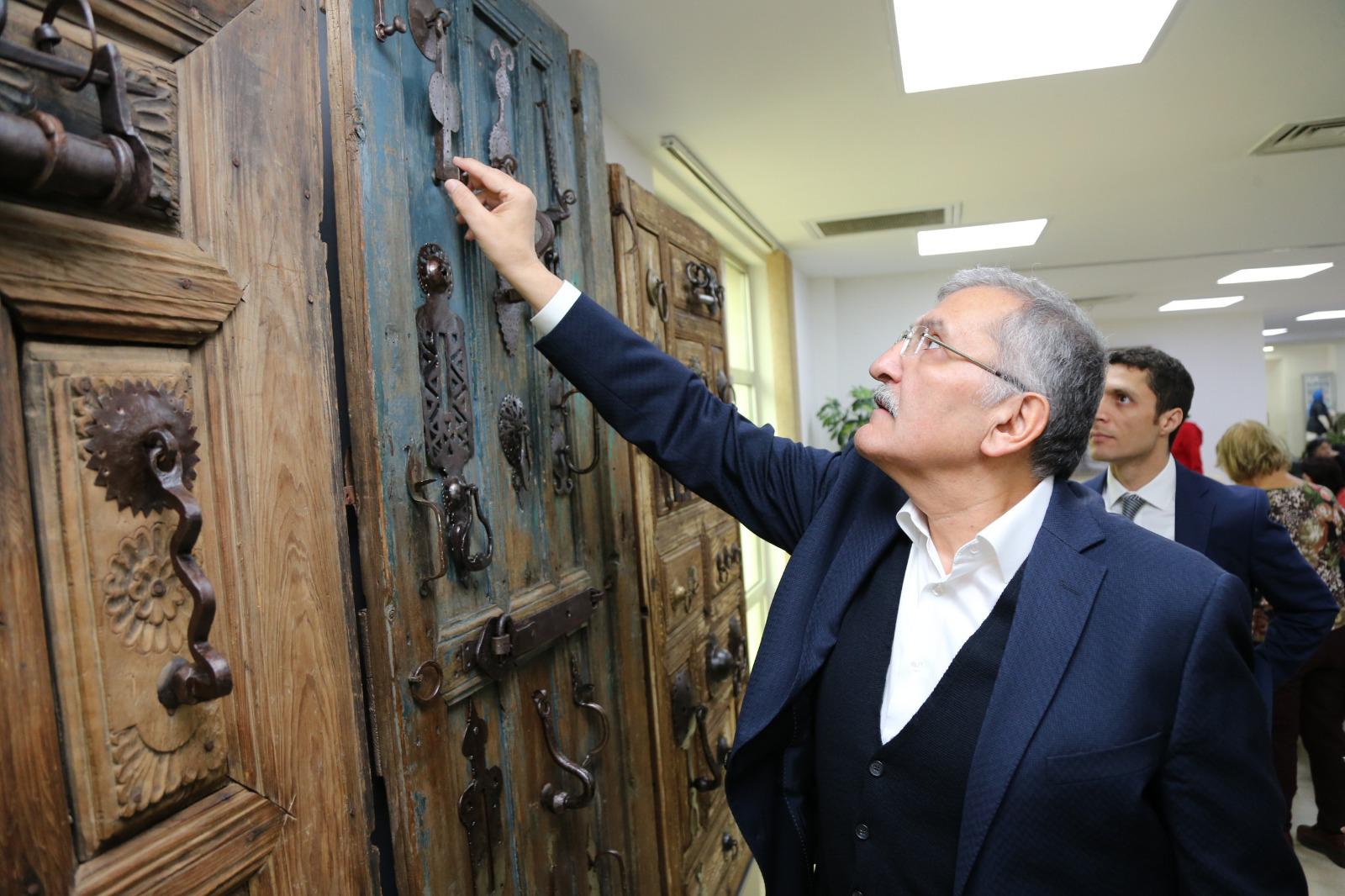 Beykoz’da Sesten Öte “Geleneksel Kapı Tokmakları Sergisi” Açıldı