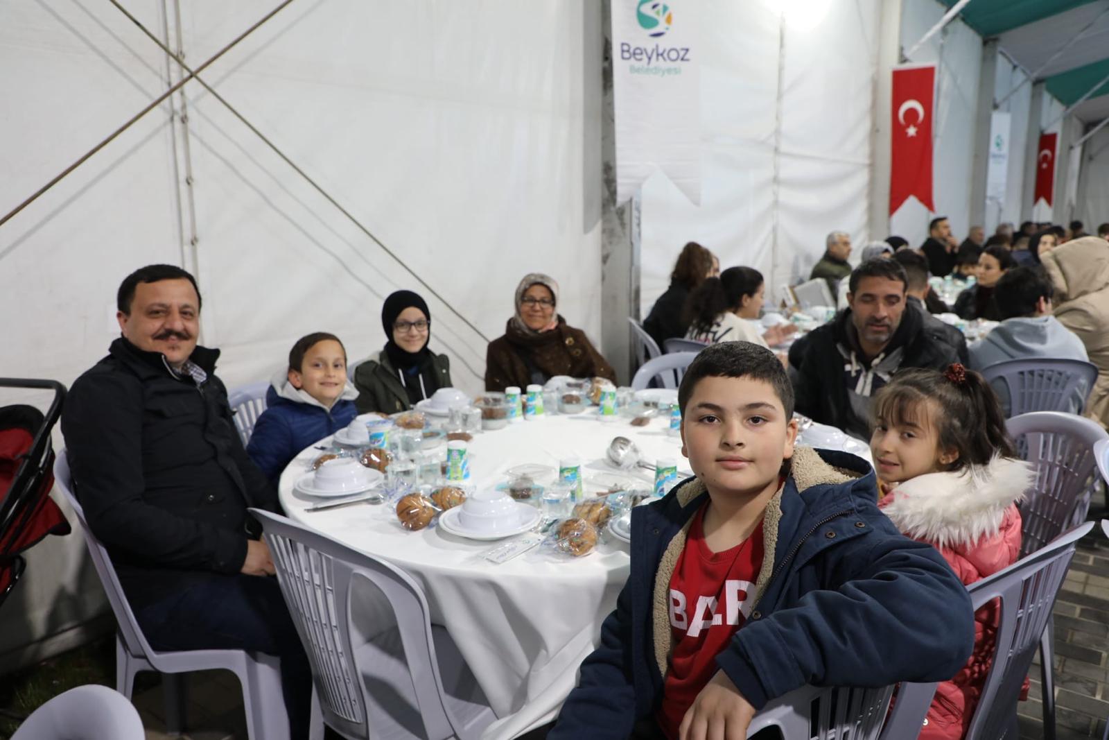 Ramazan’ın Sevinç Ve Bereketi Sahil İftarı’yla Artıyor