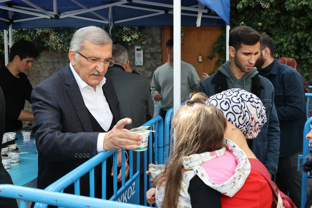Beykoz Kanlıca Yoğurt Festivali'nde 4 Bin Kişiye Yoğurt Dagıtıldı